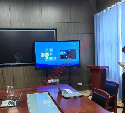 某工厂会议室65寸触控一体机