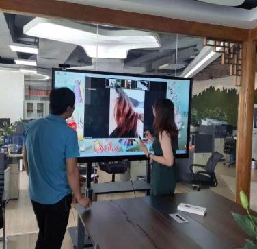 长鑫储存科技有限公司75寸案例