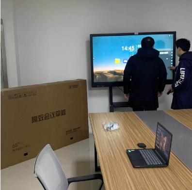 为人科技公司65寸案例