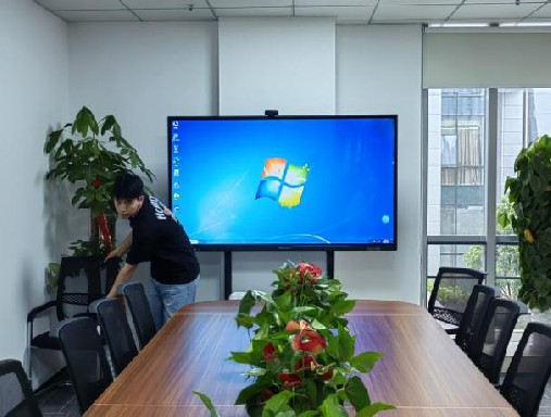 某科技公司会议室案例86寸会议一体机
